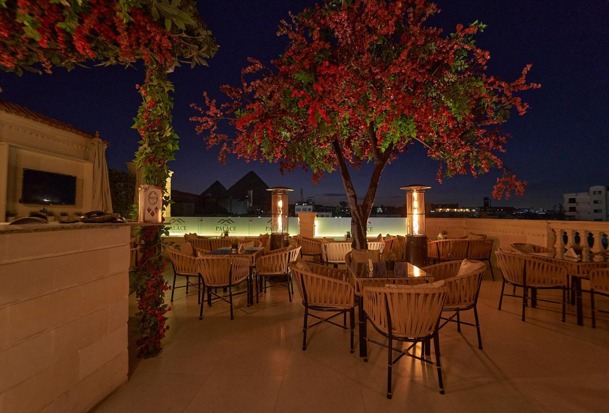 The Palace Pyramids Hotel Nazlet el-Sisi Exterior photo