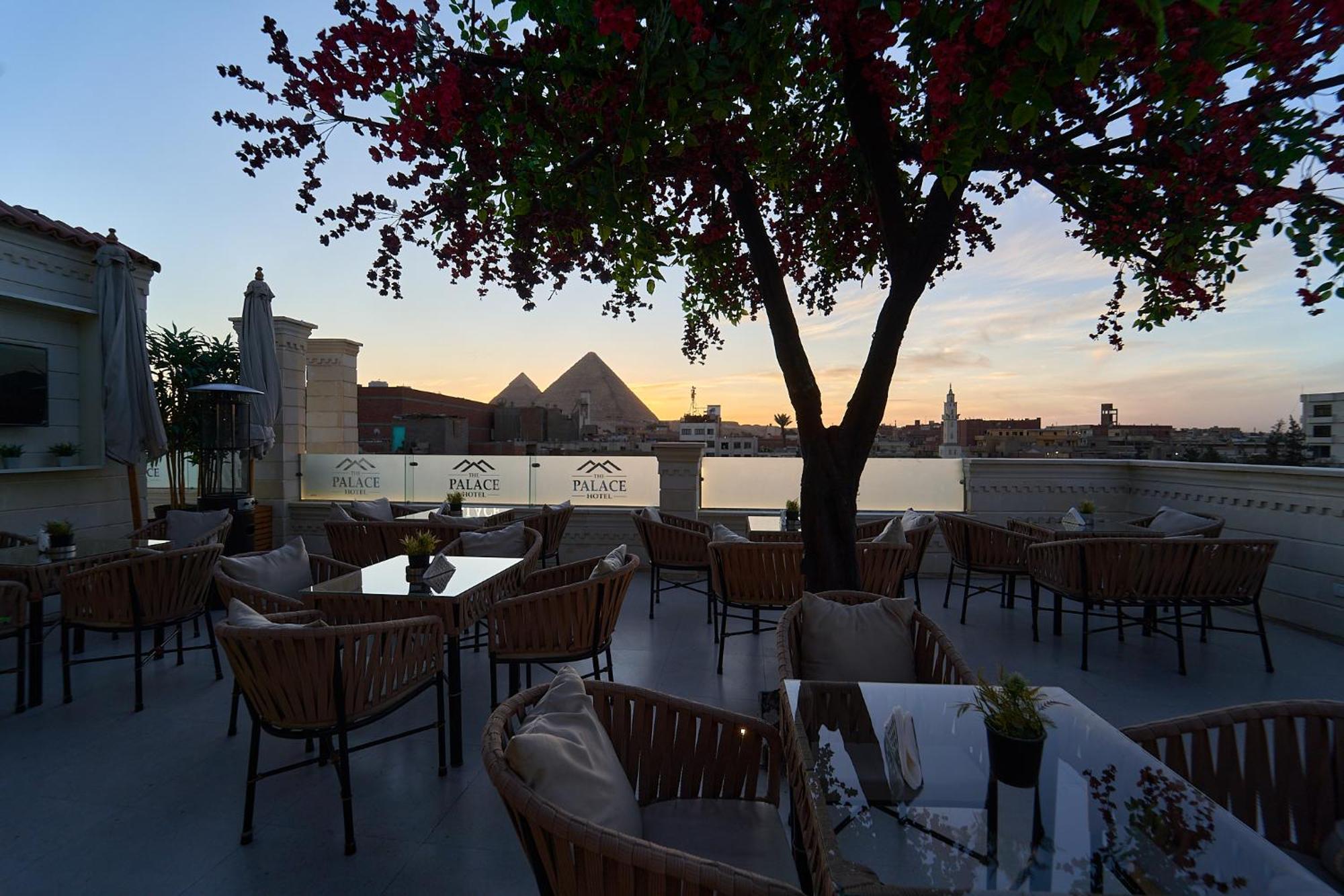 The Palace Pyramids Hotel Nazlet el-Sisi Exterior photo