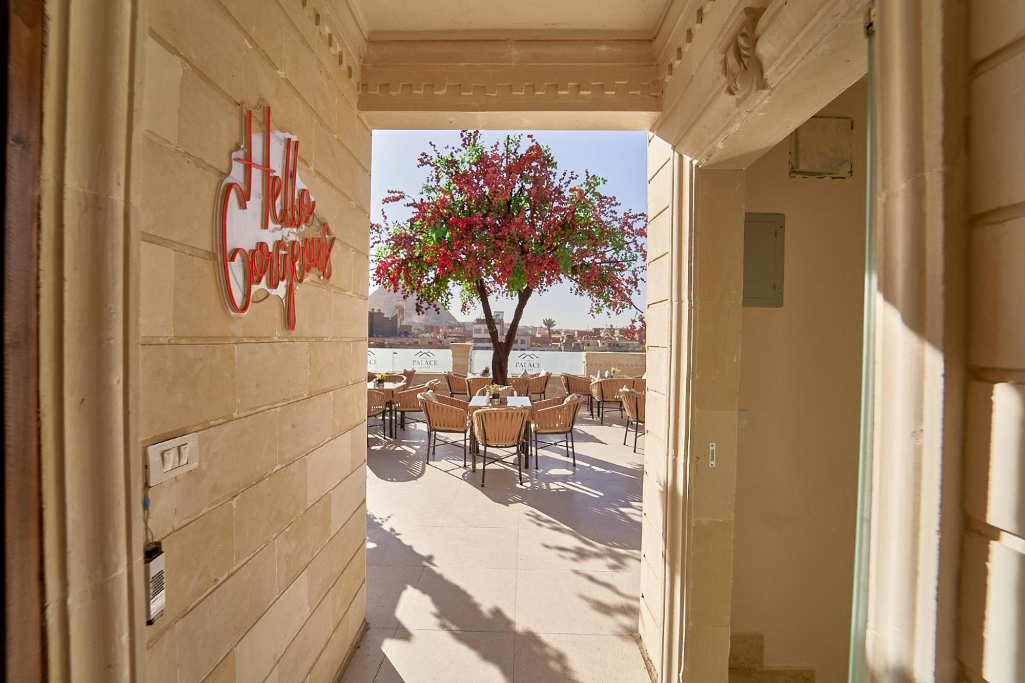The Palace Pyramids Hotel Nazlet el-Sisi Exterior photo